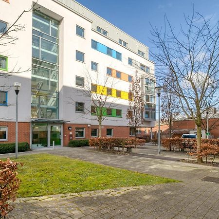Bright & Central Studio In Luton, Sleeps 2 Luton  Eksteriør bilde