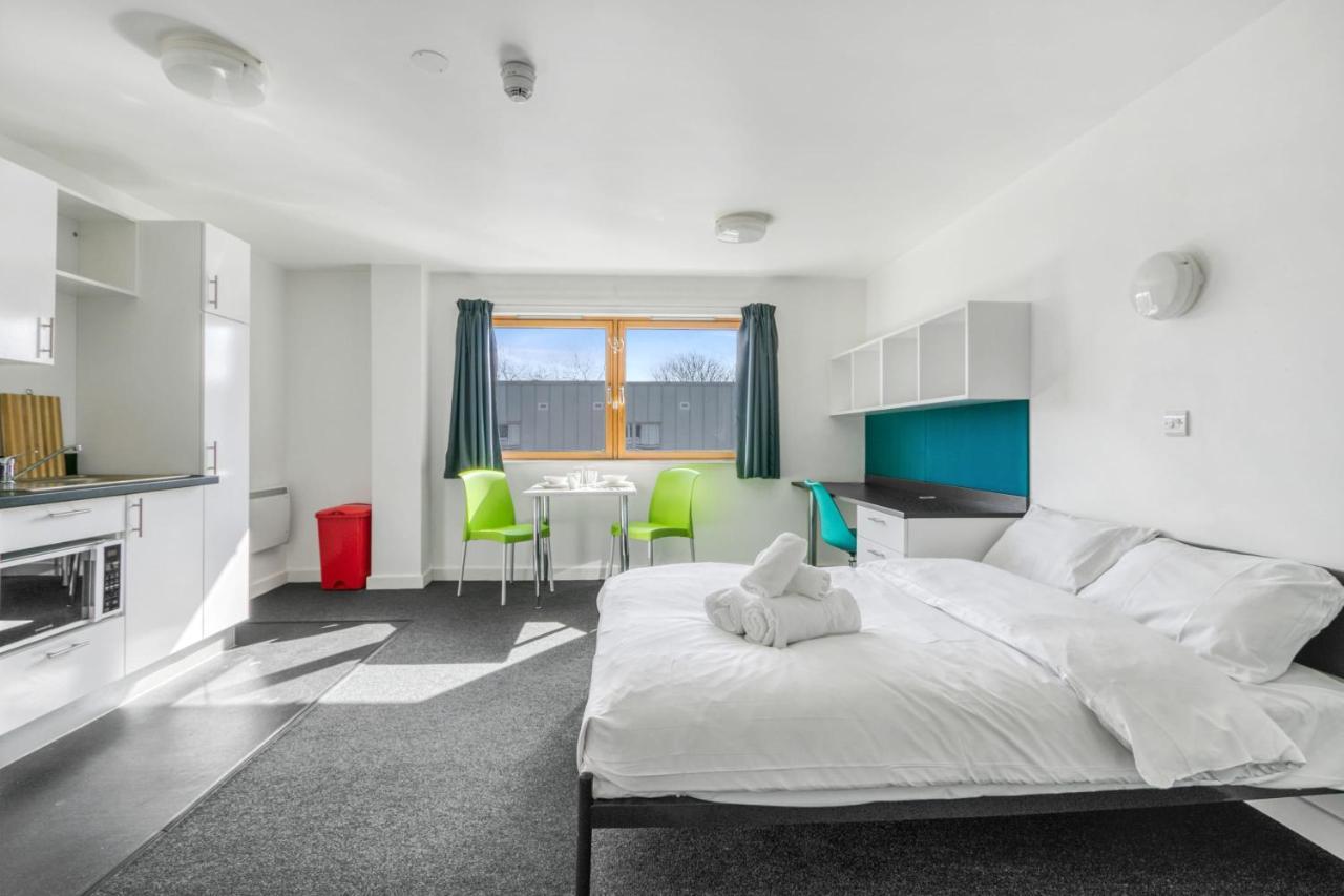 Bright & Central Studio In Luton, Sleeps 2 Luton  Eksteriør bilde