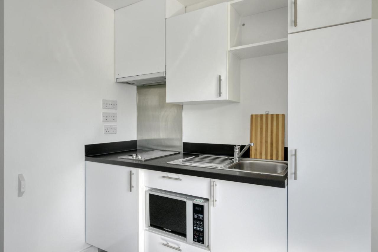 Bright & Central Studio In Luton, Sleeps 2 Luton  Eksteriør bilde