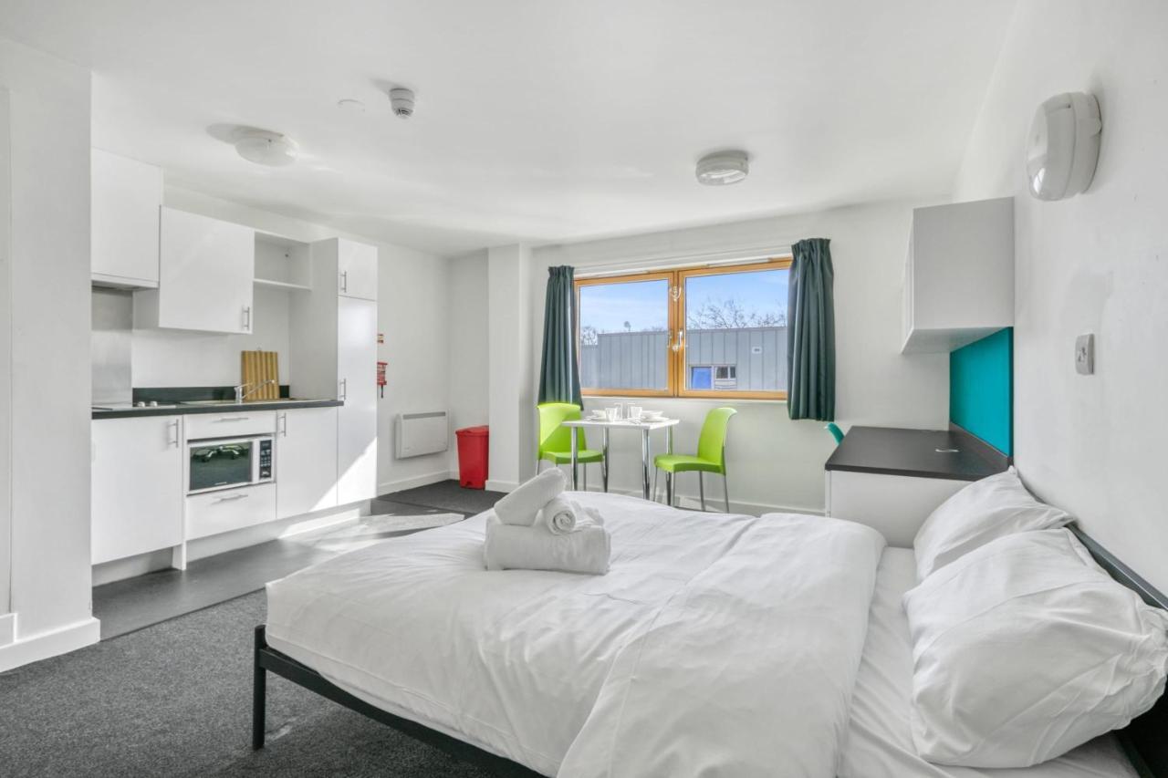 Bright & Central Studio In Luton, Sleeps 2 Luton  Eksteriør bilde