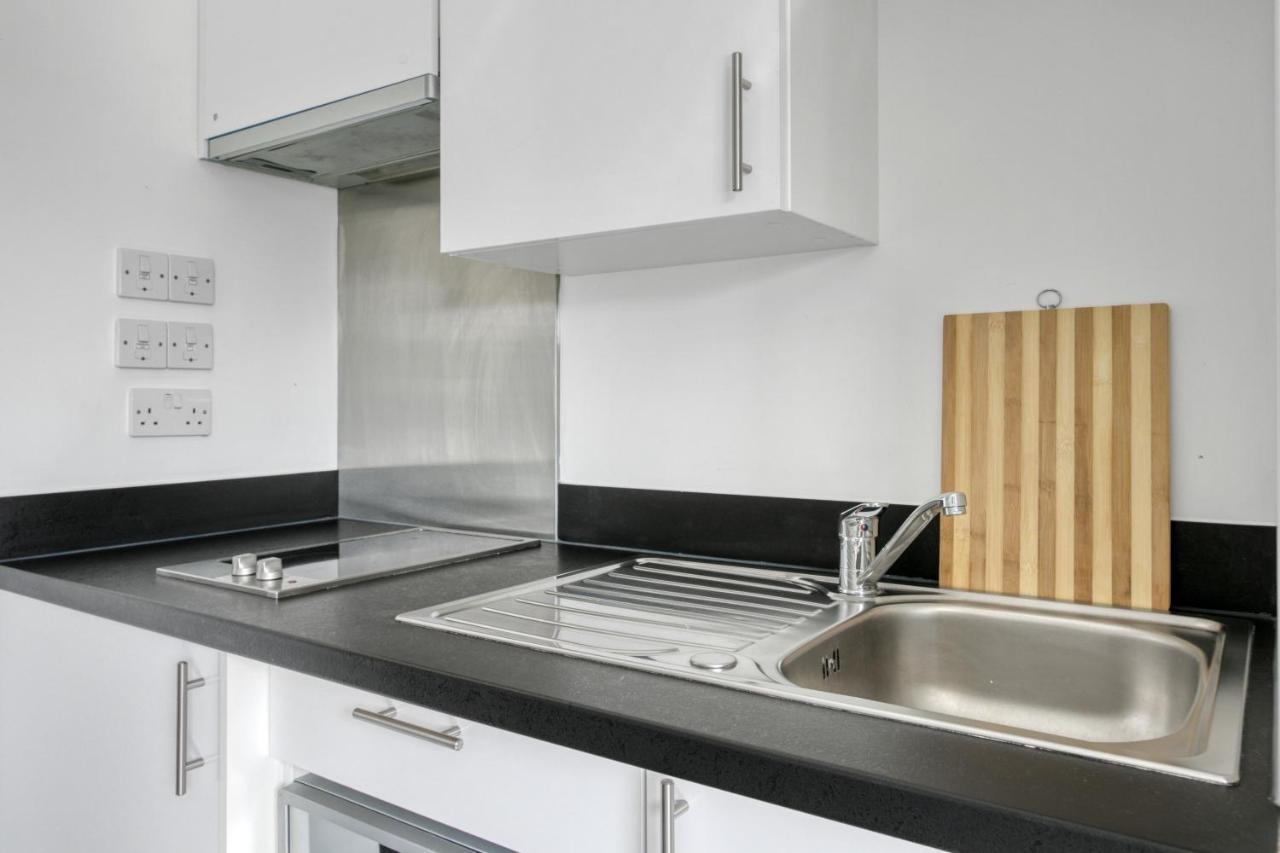 Bright & Central Studio In Luton, Sleeps 2 Luton  Eksteriør bilde