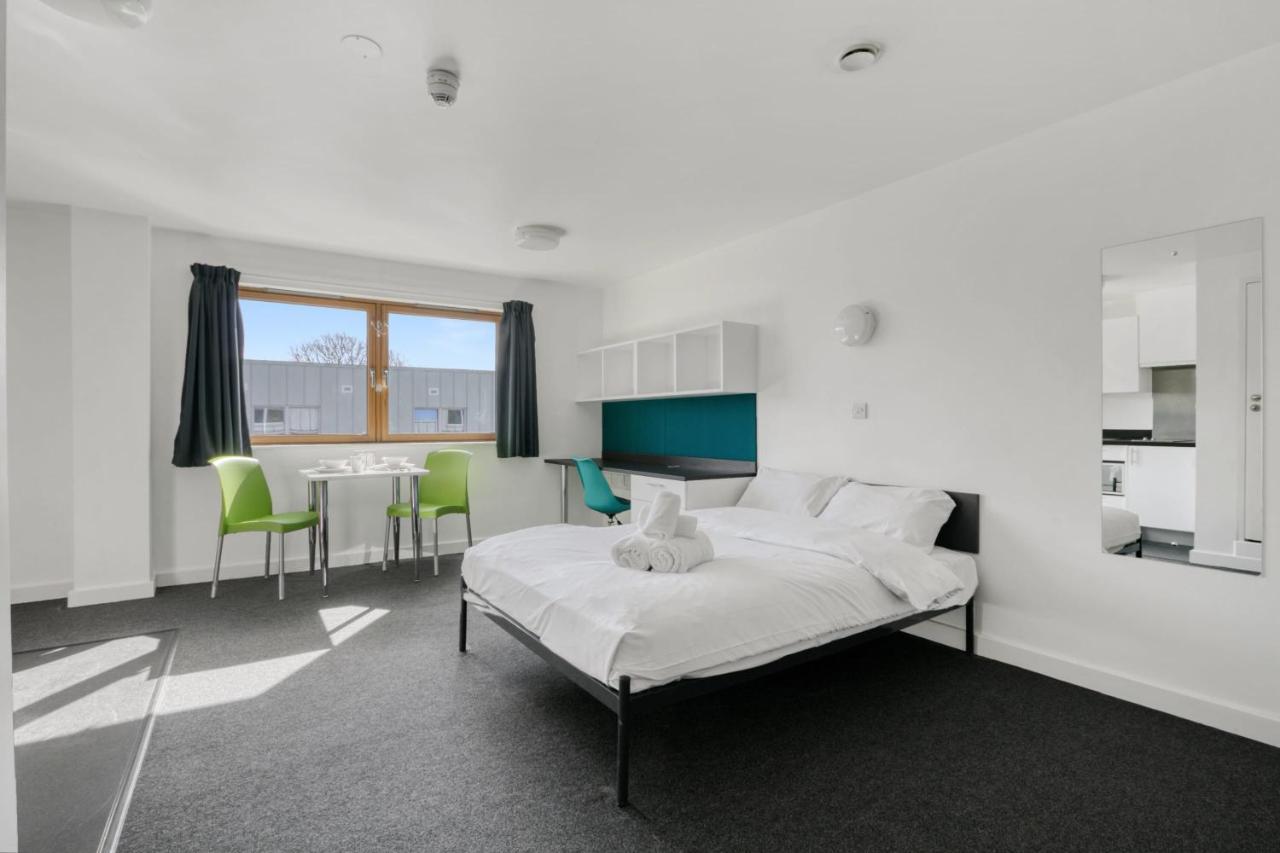 Bright & Central Studio In Luton, Sleeps 2 Luton  Eksteriør bilde