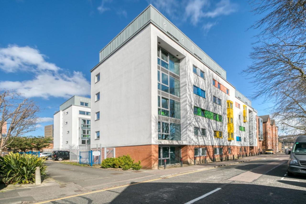 Bright & Central Studio In Luton, Sleeps 2 Luton  Eksteriør bilde
